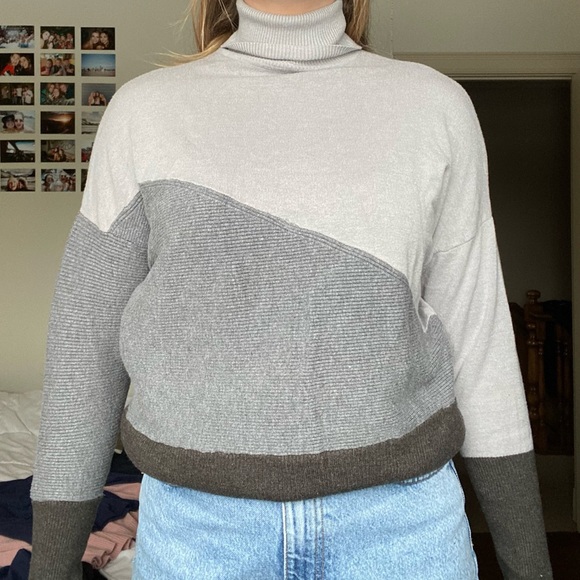turtleneck - Picture 2 of 3